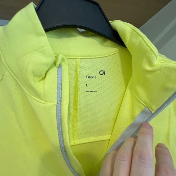 NWT!! GAP. Men’s Activewear. Gapfit Half-Zip Pullover Shirt. - Picture 9 of 9